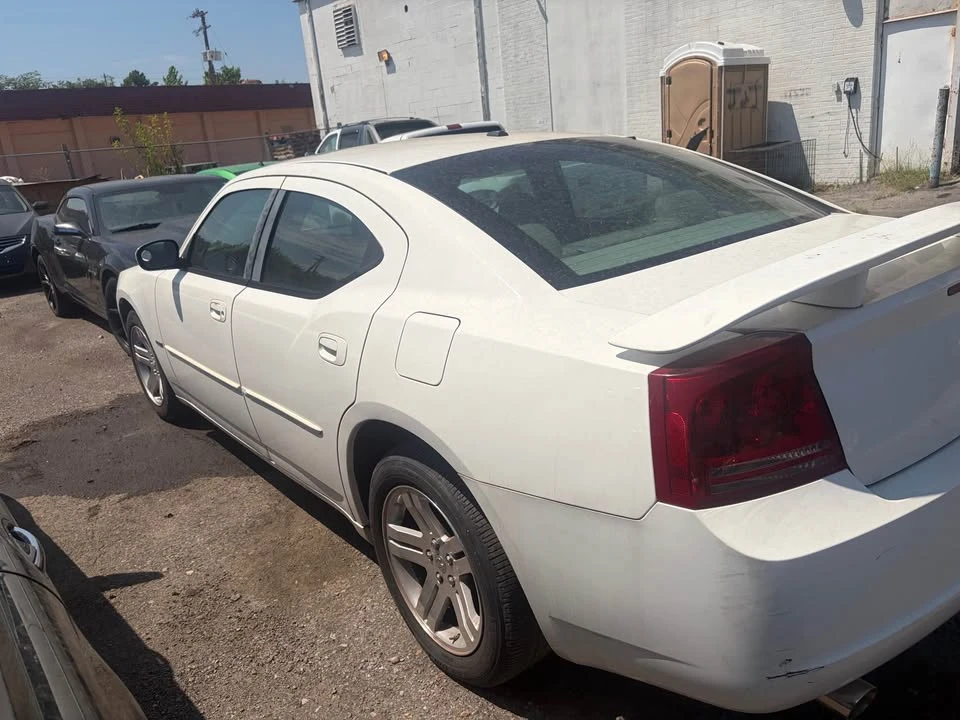2008 Dodge Charger 6th Gen - Image 4 of 6