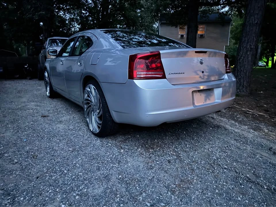 2008 Dodge Charger 6th Gen - Image 4 of 5