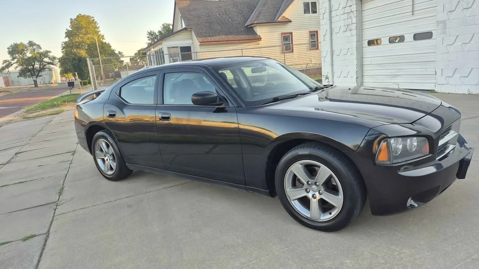 2008 Dodge Charger 6th Gen - Image 7 of 14