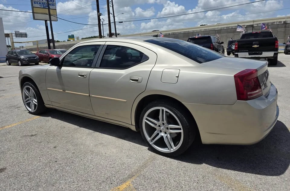 2008 Dodge Charger 6th Gen - Image 4 of 7