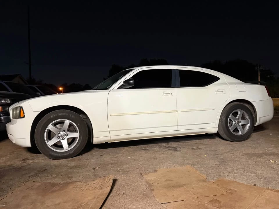 2008 Dodge Charger 6th Gen - Image 9 of 10