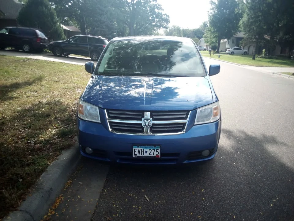 2008 Dodge Caravan - Image 2 of 9