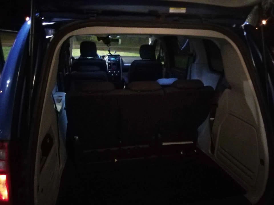 2008 Dodge Caravan - Image 9 of 9