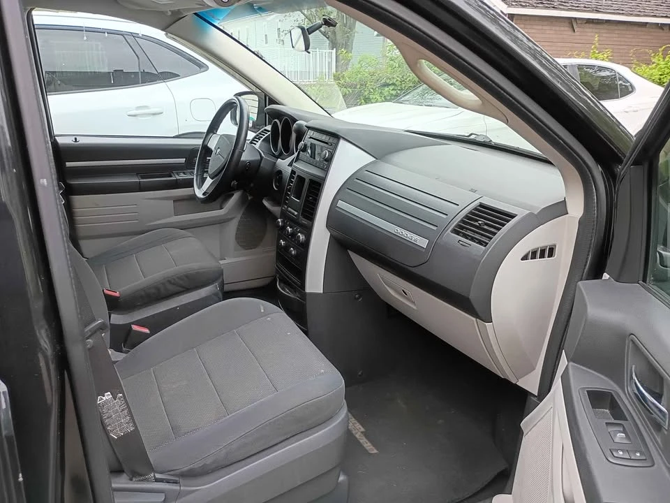 2008 Dodge Caravan - Image 7 of 11