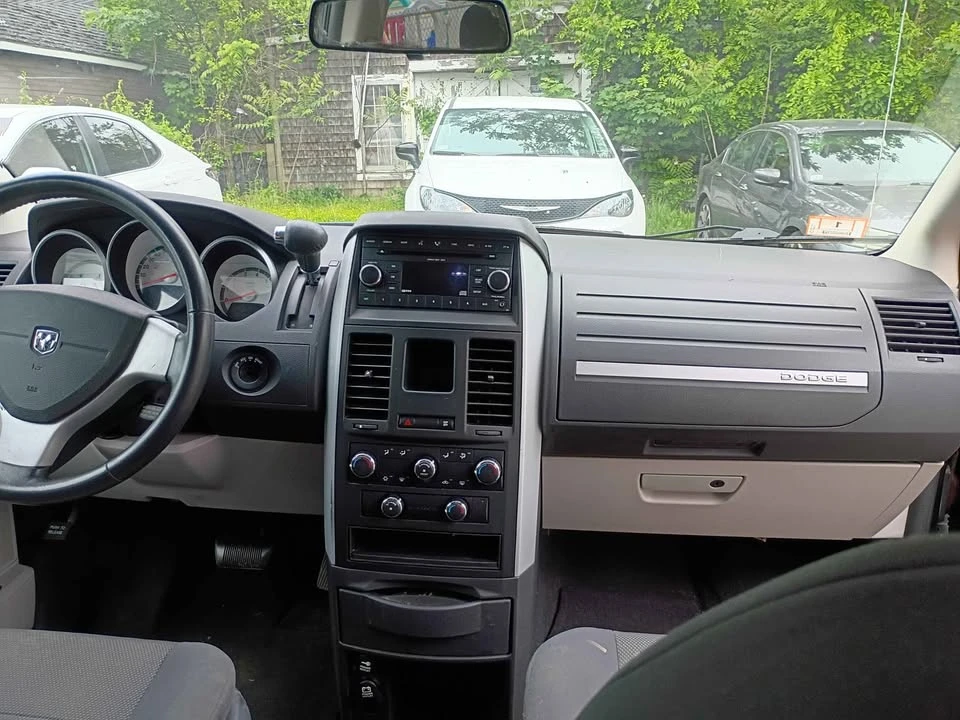 2008 Dodge Caravan - Image 10 of 11