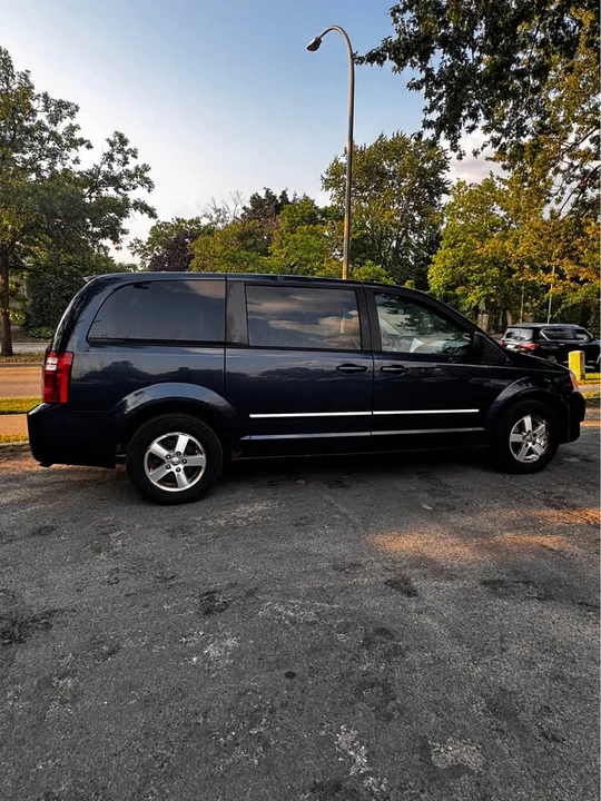 2008 Dodge Caravan - Image 9 of 17