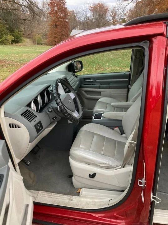 2008 Dodge Caravan - Image 10 of 13