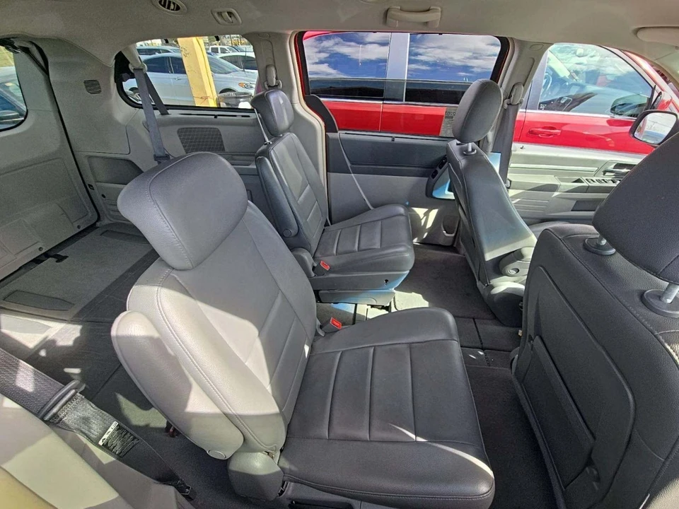 2008 Dodge Caravan - Image 8 of 13