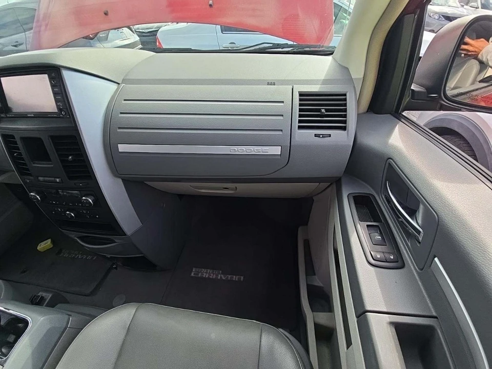 2008 Dodge Caravan - Image 11 of 13