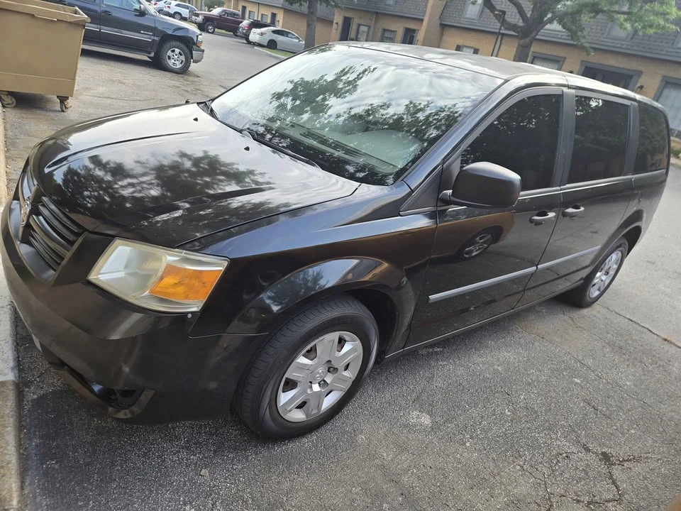 2008 Dodge Caravan - Image 2 of 11