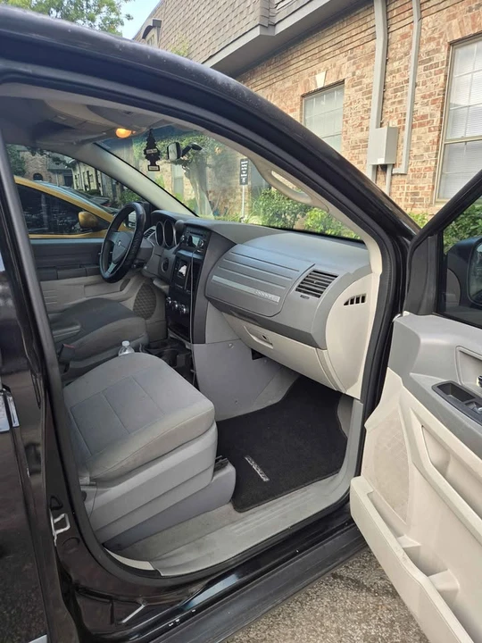 2008 Dodge Caravan - Image 3 of 11