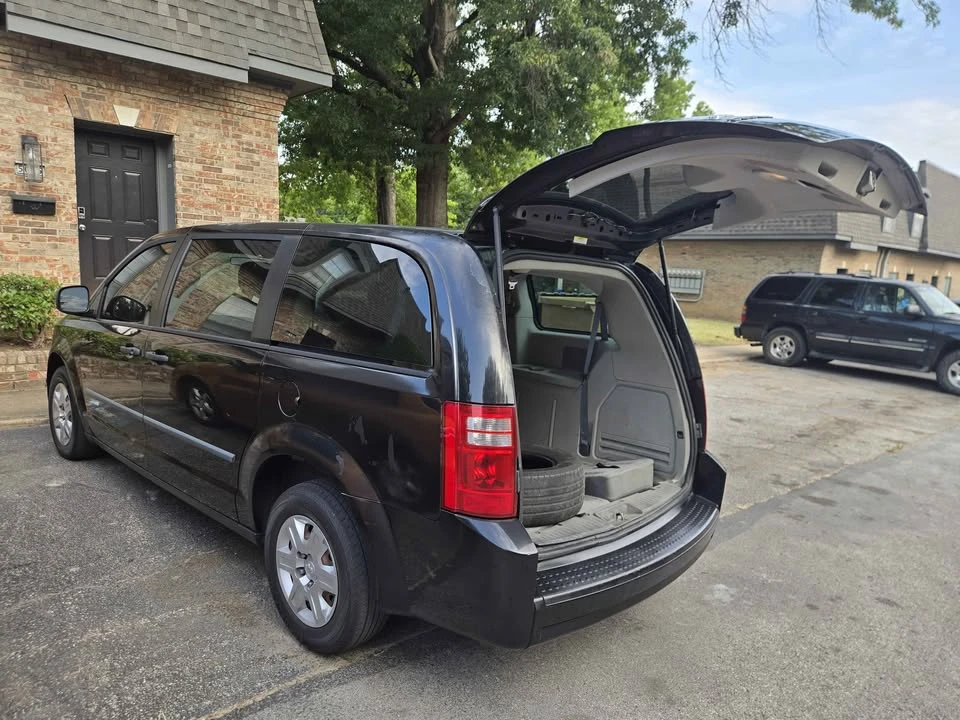 2008 Dodge Caravan - Image 8 of 11