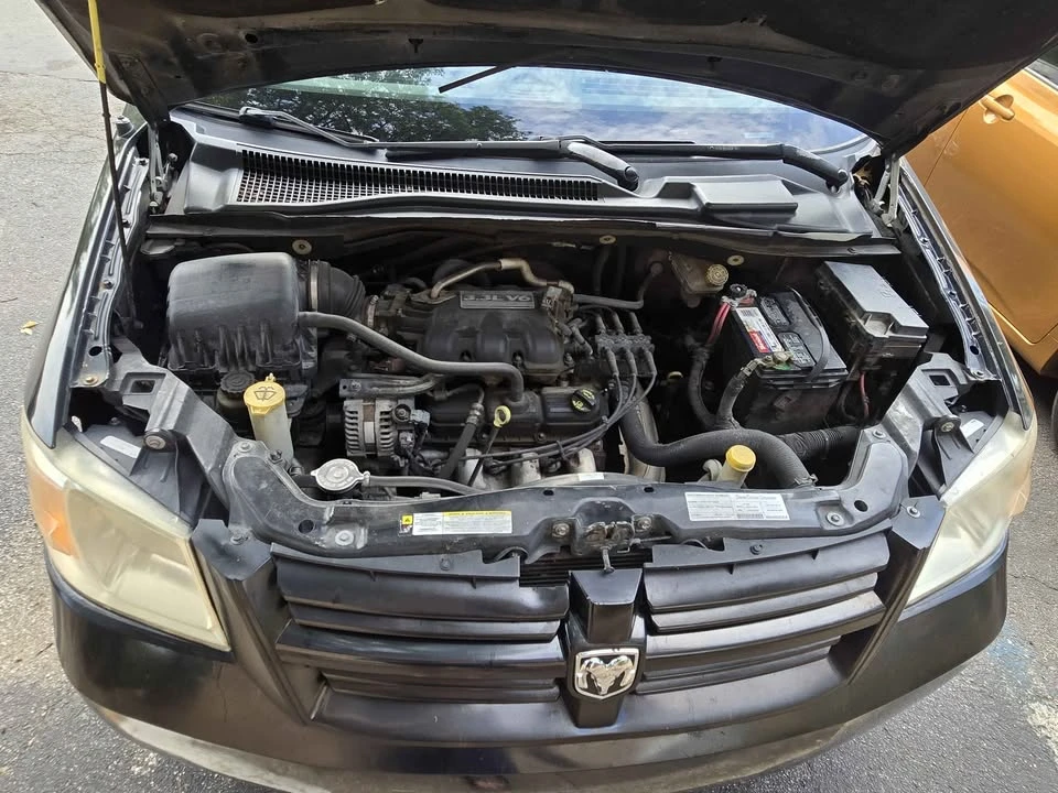 2008 Dodge Caravan - Image 10 of 11