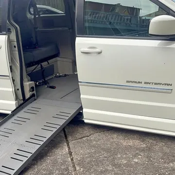 2008 Dodge Grand Caravan SXT Minivan 4D