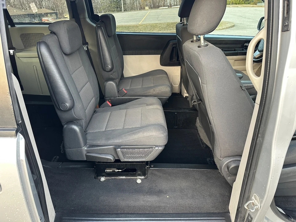 2008 Dodge Caravan - Image 16 of 20