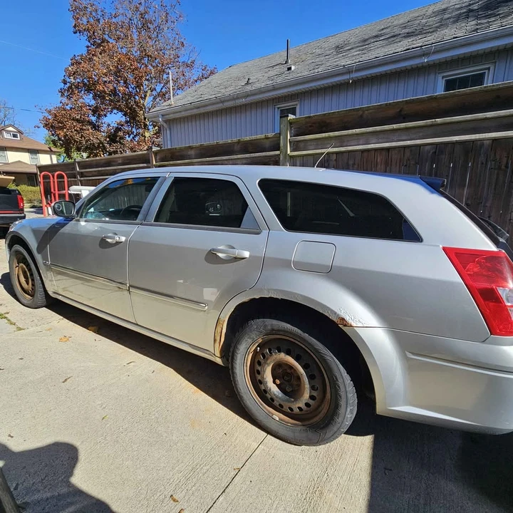 2008 Dodge Magnum 2nd Gen Wagon - Image 2 of 6