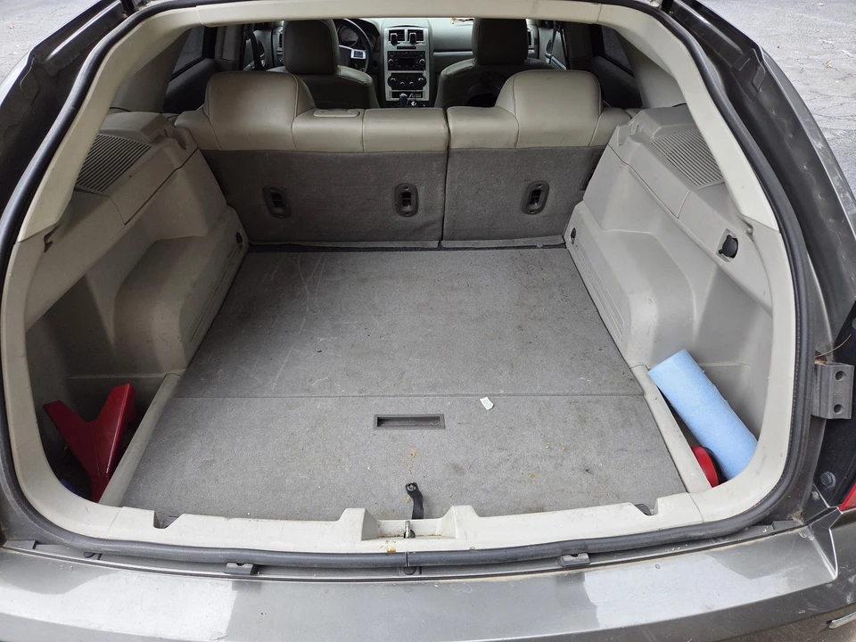 2008 Dodge Magnum 2nd Gen Wagon - Image 9 of 13