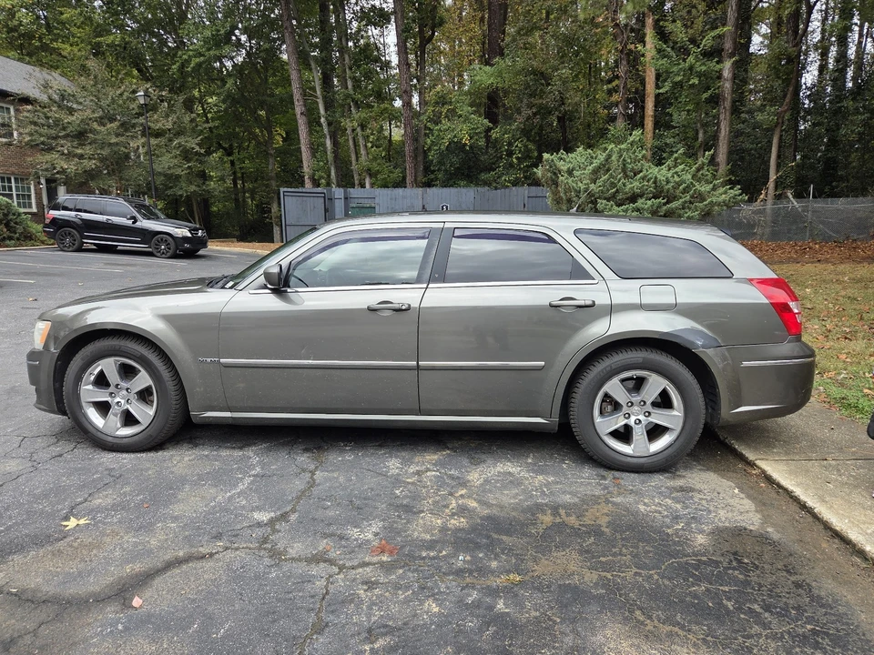 2008 Dodge Magnum 2nd Gen Wagon - Image 3 of 13