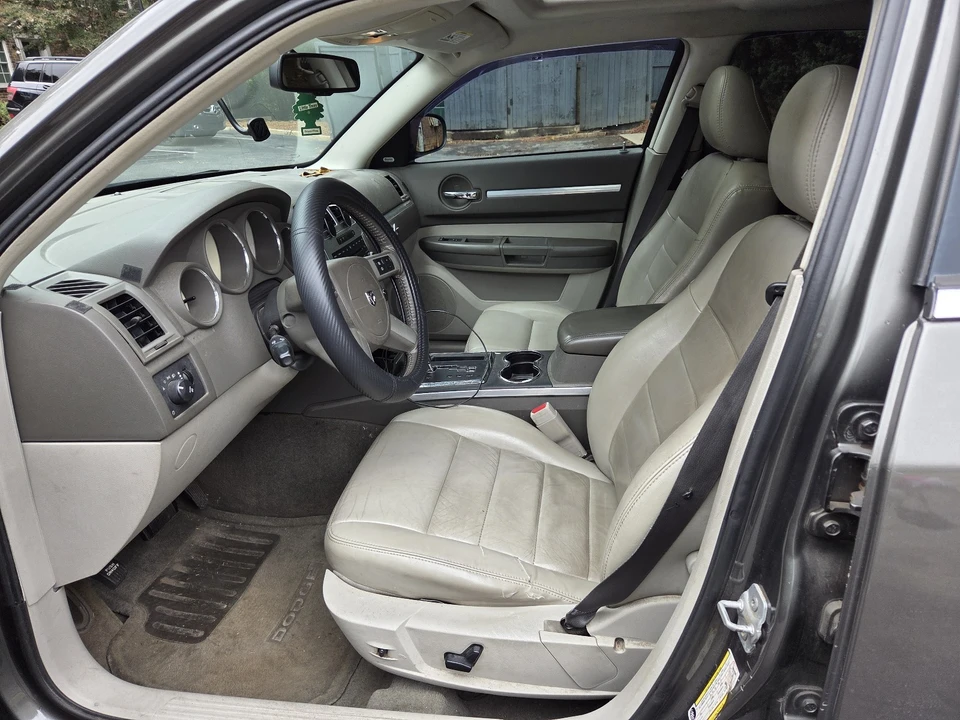 2008 Dodge Magnum 2nd Gen Wagon - Image 11 of 13