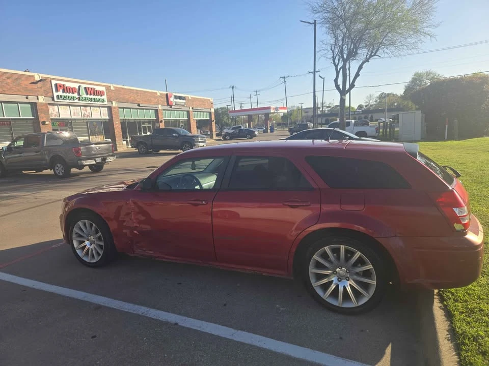 2008 Dodge Magnum 2nd Gen Wagon - Image 2 of 10