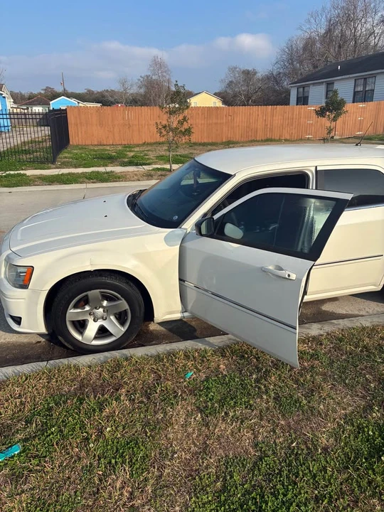 2008 Dodge Magnum 2nd Gen Wagon - Image 3 of 7