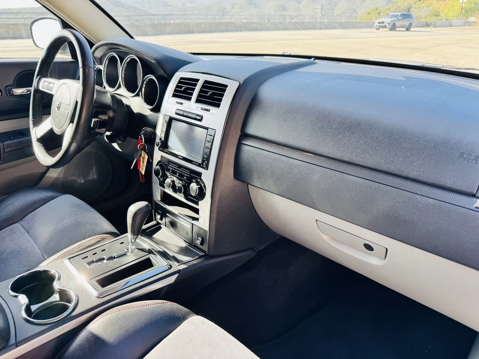 2008 Dodge Magnum SRT8 2nd Gen - Image 27 of 31