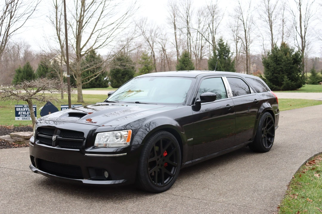 2008 Dodge Magnum SRT8 2nd Gen - Image 2 of 31