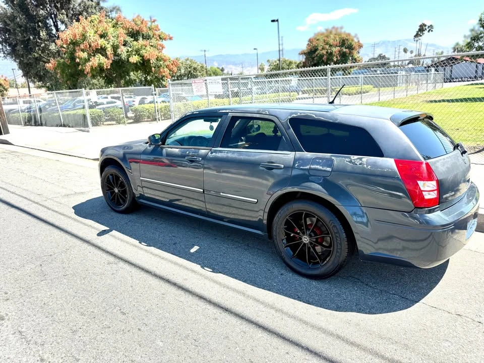 2008 Dodge Magnum 2nd Gen Wagon - Image 2 of 9