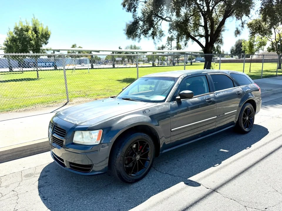 2008 Dodge Magnum 2nd Gen Wagon - Image 3 of 9