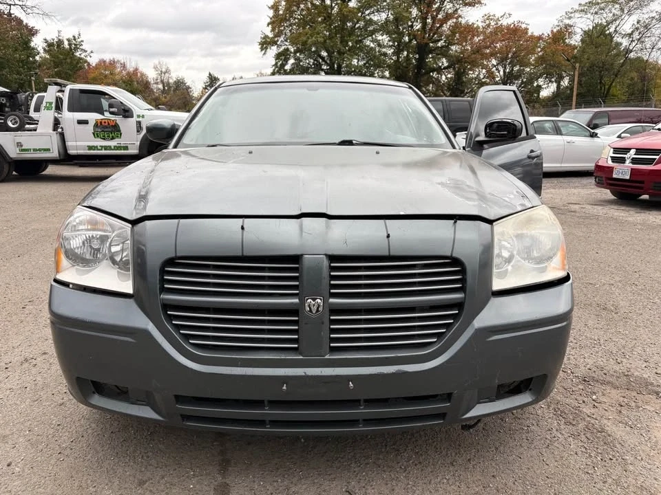 2008 Dodge Magnum 2nd Gen Wagon - Image 2 of 10
