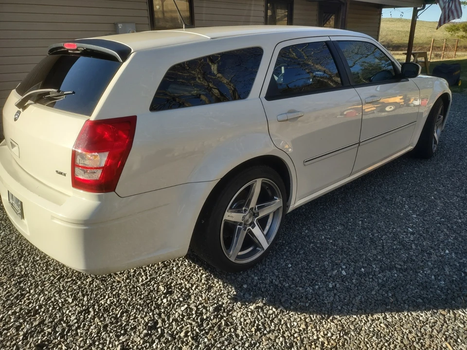 2008 Dodge Magnum 2nd Gen Wagon - Image 3 of 14