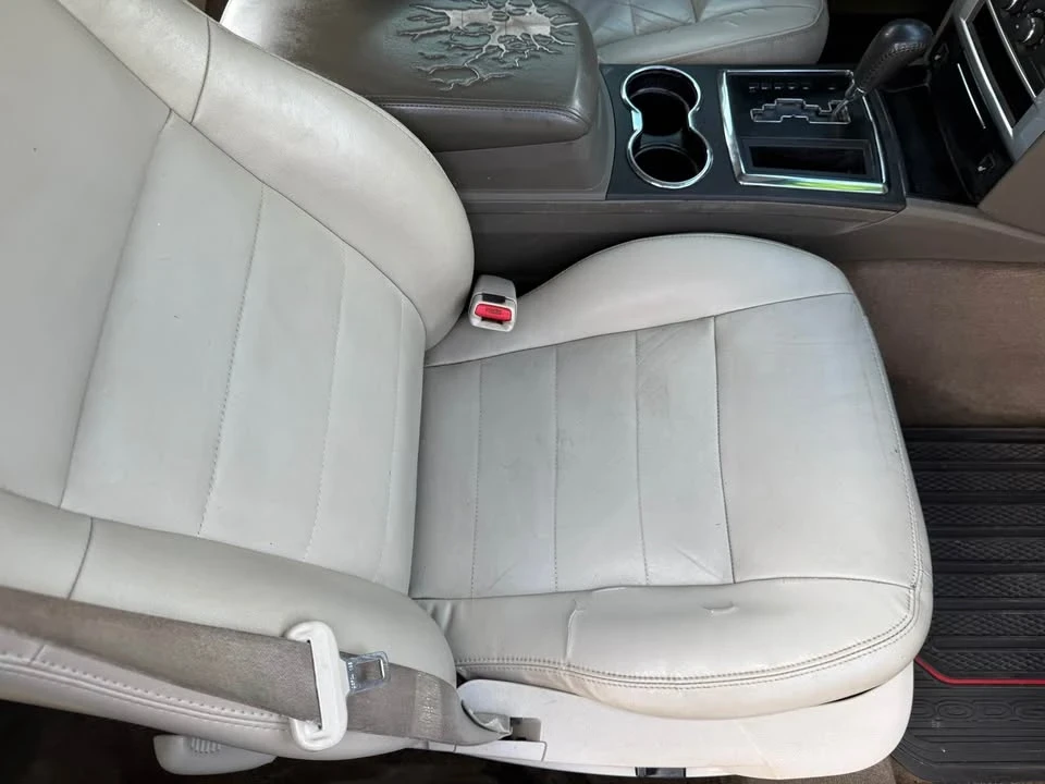 2008 Dodge Magnum 2nd Gen Wagon - Image 12 of 13