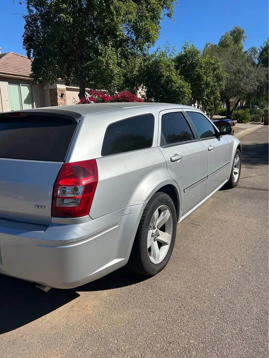 2008 Dodge Magnum 2nd Gen Wagon - Image 2 of 2