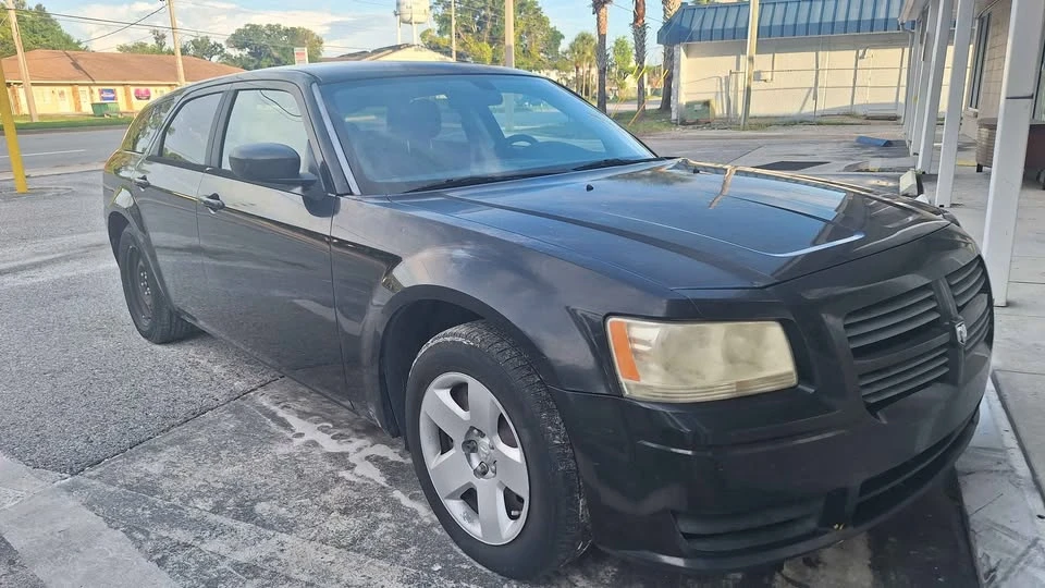 2008 Dodge Magnum 2nd Gen Wagon - Image 2 of 9