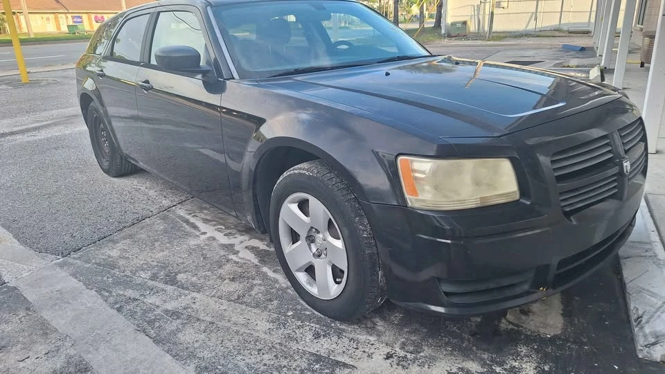 2008 Dodge Magnum 2nd Gen Wagon - Image 3 of 9
