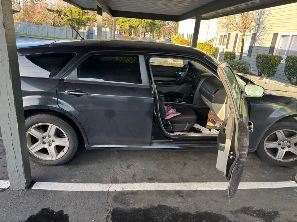 2008 Dodge Magnum 2nd Gen Wagon - Image 2 of 4