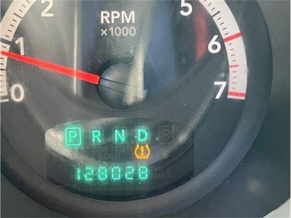 2008 Dodge Nitro - Image 9 of 19