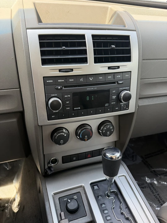 2008 Dodge Nitro - Image 25 of 27