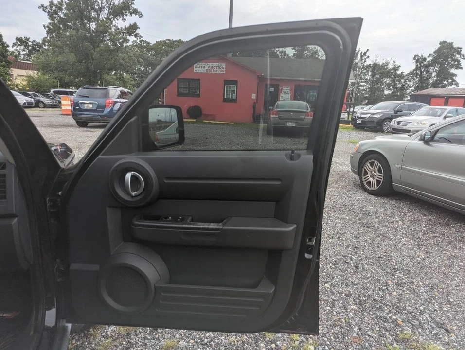 2008 Dodge Nitro - Image 17 of 21