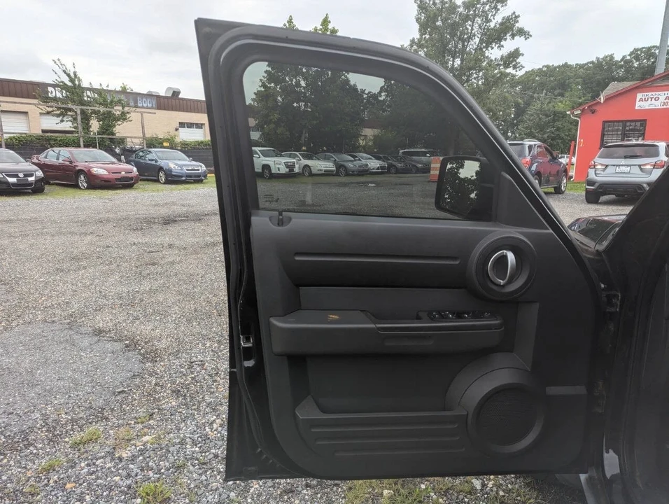 2008 Dodge Nitro - Image 19 of 21