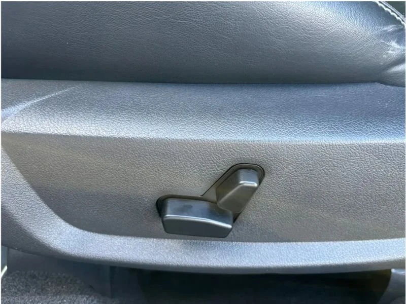 2008 Dodge Challenger 3rd Gen - Image 18 of 20