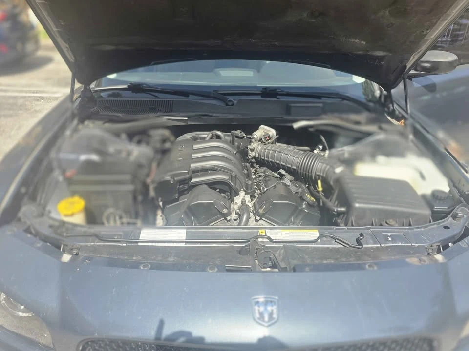 2008 Dodge Challenger 3rd Gen - Image 6 of 7