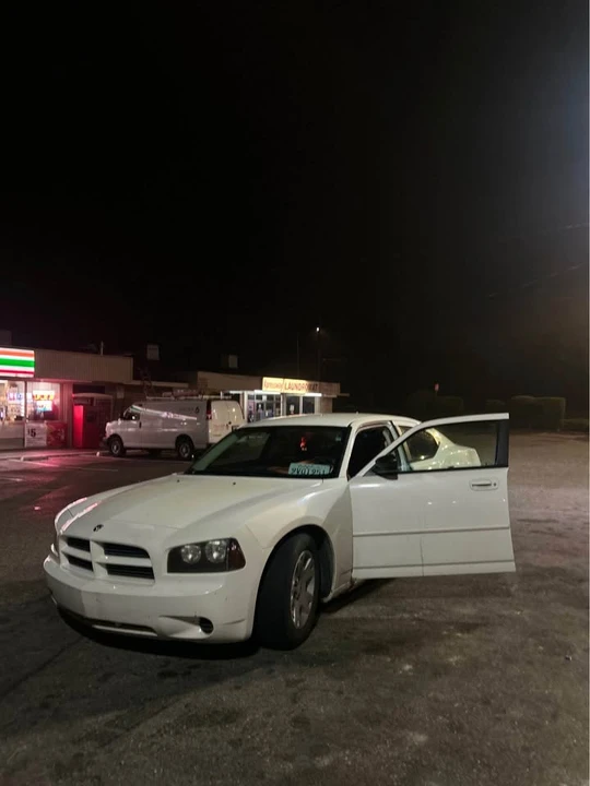 2008 Dodge Charger 6th Gen - Image 3 of 4
