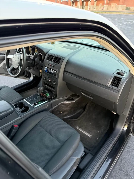 2008 Dodge Charger 6th Gen - Image 9 of 12