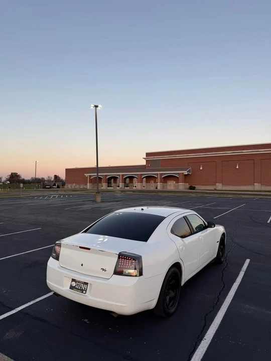 2008 Dodge Charger 6th Gen - Image 4 of 12