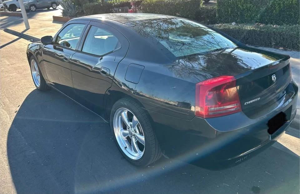 2008 Dodge Charger 6th Gen - Image 2 of 5