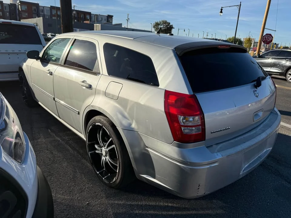 2008 Dodge Magnum 2nd Gen Wagon - Image 4 of 8