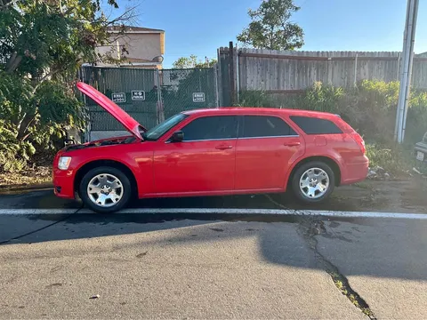 2008 Dodge Magnum Base