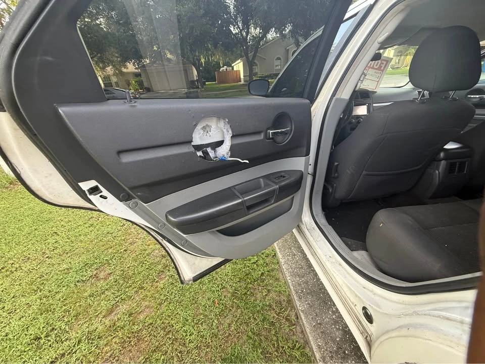 2008 Dodge Magnum 2nd Gen Wagon - Image 11 of 15