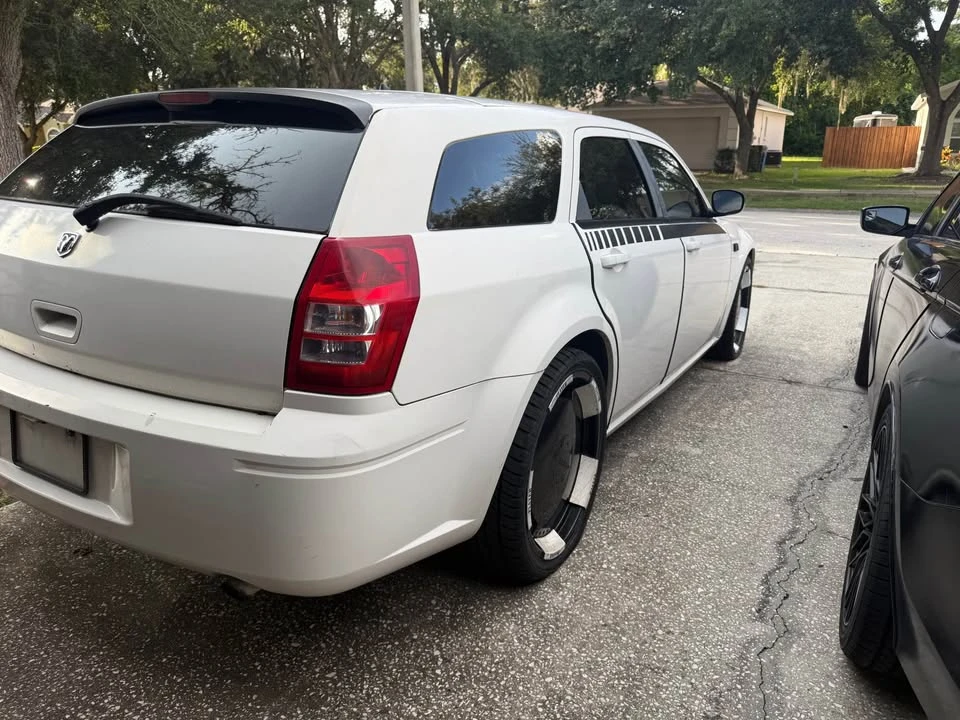 2008 Dodge Magnum 2nd Gen Wagon - Image 4 of 15